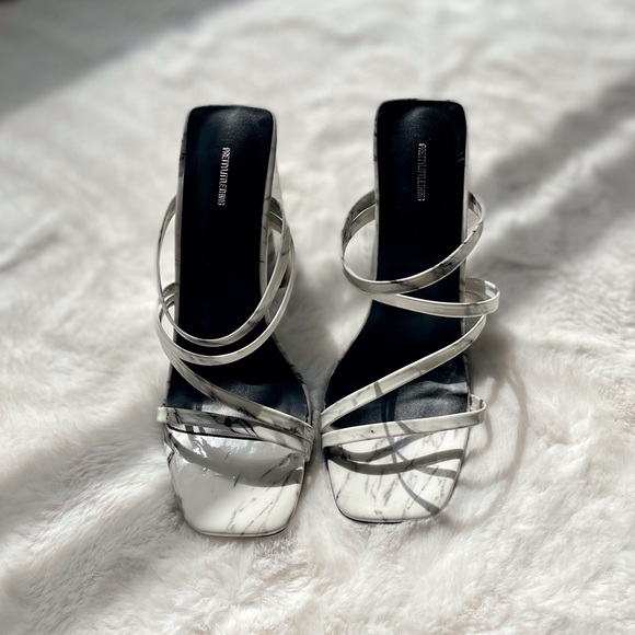 🖤🤍 Pretty Little Things 🖤🤍 New! Marble Heels - Picture 2 of 12